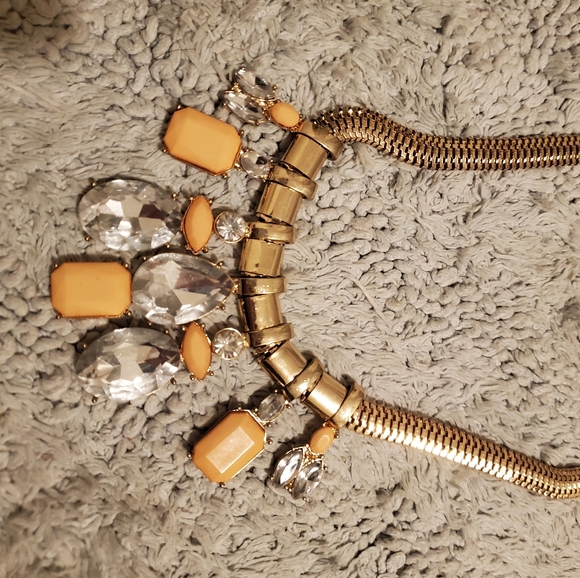 Express light pink and clear gold necklace - Picture 2 of 3